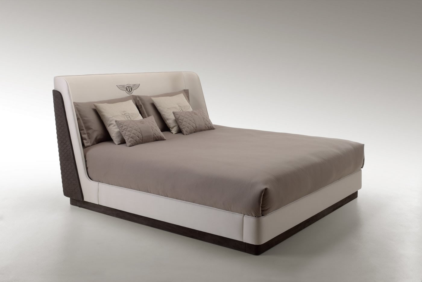 Bentley_Home_collection_Richimond_Bed